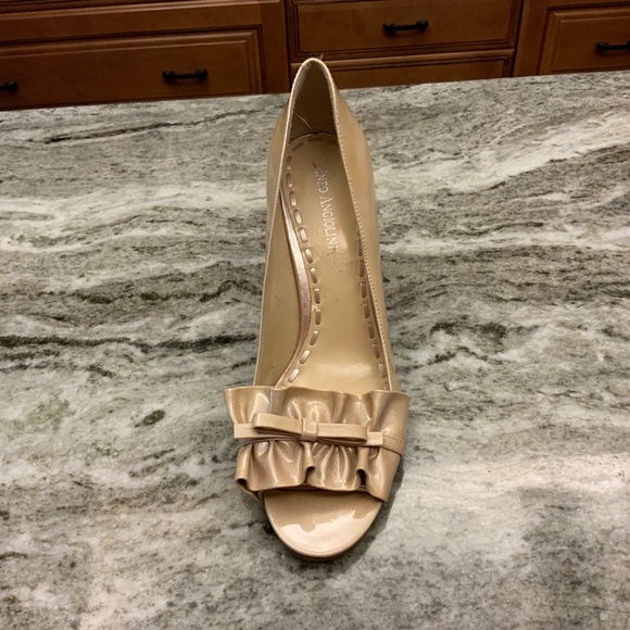 New, never worn high fashion high heel - Picture 1 of 5
